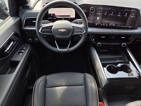 New 2025 Chevrolet Suburban Premier image 10