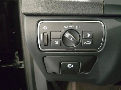 Used 2016 Volvo V60 T5 Cross Country AWD/4WD image 23