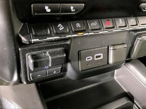 Used 2019 Chevrolet Silverado 1500 RST AWD/4WD image 16