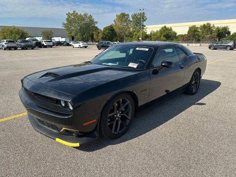 Used 2022 Dodge Challenger R/T w/ Blacktop Package image 5