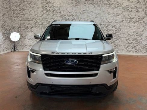 Used 2018 Ford Explorer Sport AWD/4WD image 2