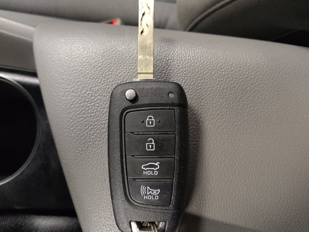Used 2024 Hyundai Elantra SE FWD image 32