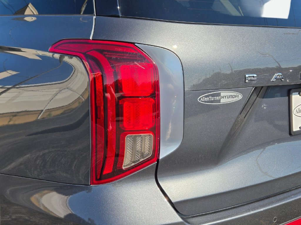 Used 2024 Hyundai Palisade Limited FWD image 7