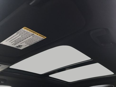 Certified 2025 Cadillac XT6 Premium Luxury image 28