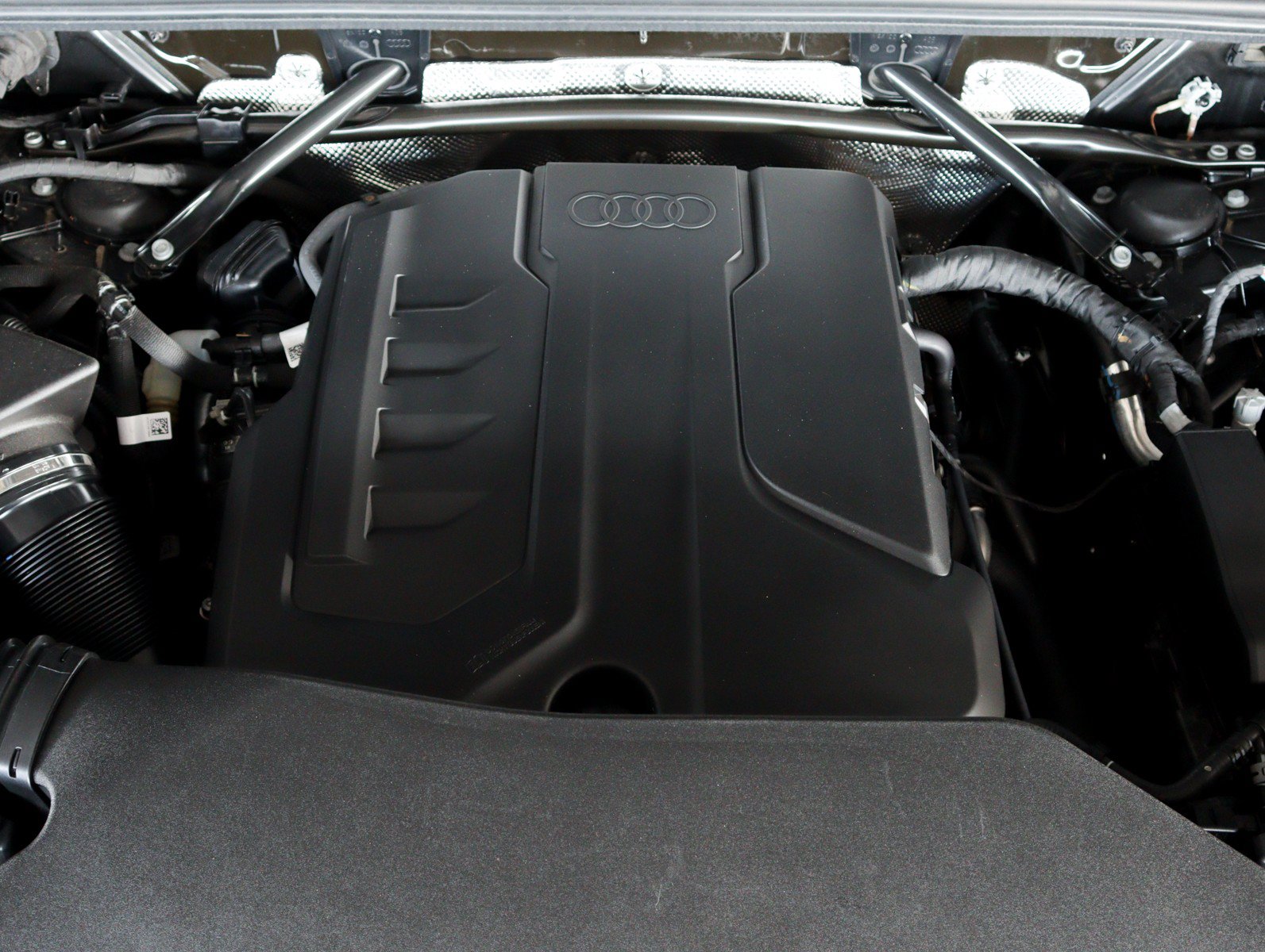 Used 2025 Audi Q5 Premium Plus w/ Premium Plus AWD/4WD image 4