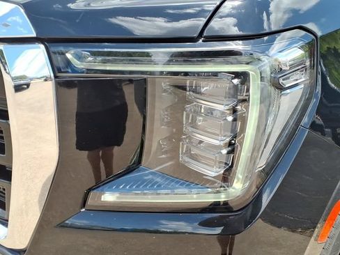 Used 2023 GMC Yukon SLE RWD image 9