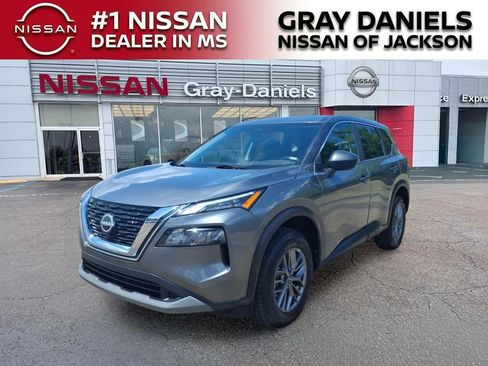 Used 2023 Nissan Rogue S AWD/4WD image 3