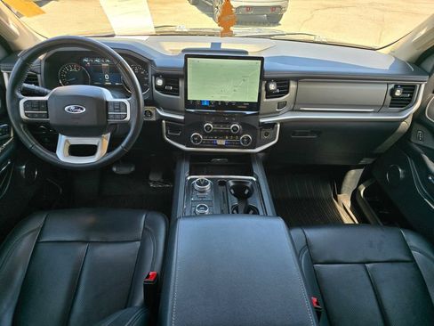 Used 2023 Ford Expedition XLT AWD/4WD image 5