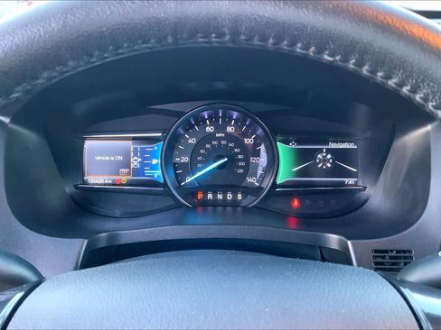 Used 2018 Ford Explorer XLT w/ Equipment Group 202A image 24