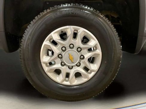 Used 2025 Chevrolet Silverado 2500 LT AWD/4WD image 98