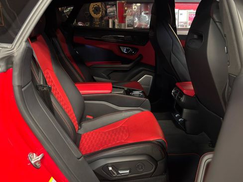Used 2019 Lamborghini Urus AWD/4WD image 34