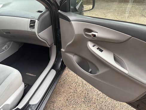 Used 2010 Toyota Corolla LE FWD image 24