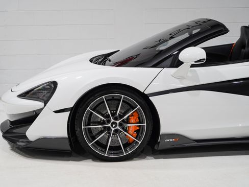Used 2020 McLaren 600LT Spider RWD image 36