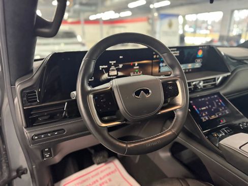 Used 2025 INFINITI QX80 Autograph image 11