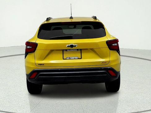 Used 2024 Chevrolet Trax RS w/ Driver Confidence Package FWD image 4