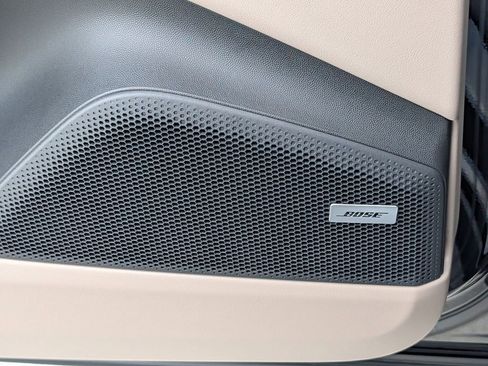 New 2026 Porsche Macan Electric RWD image 20