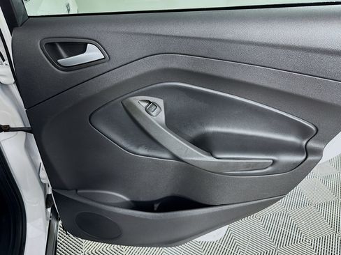 Used 2019 Ford Escape SEL image 27