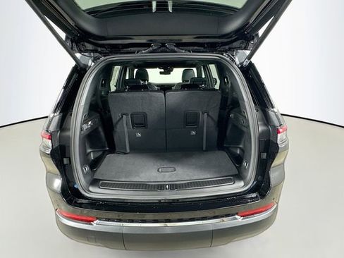 New 2025 Jeep Grand Cherokee L Limited w/ Luxury Tech Group II image 30