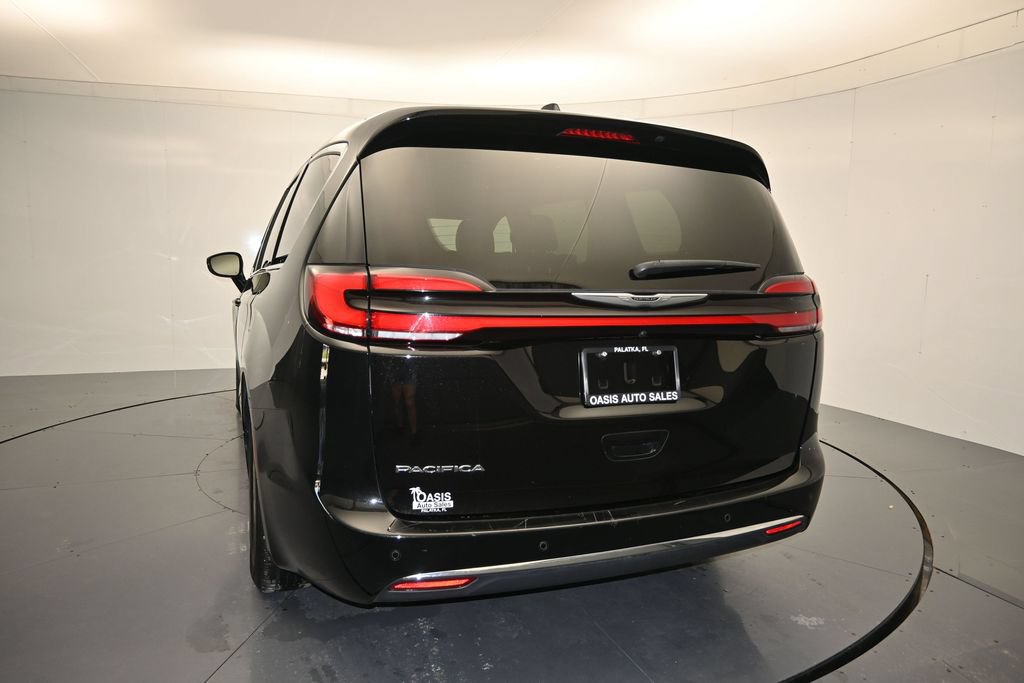 Used 2025 Chrysler Pacifica Select FWD image 23