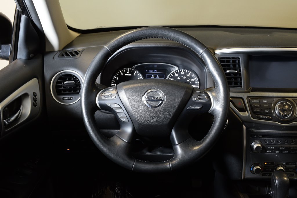 Used 2019 Nissan Pathfinder SL AWD/4WD image 14