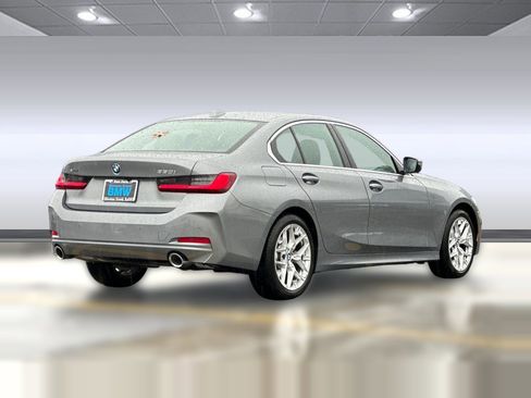 Used 2025 BMW 330i xDrive Sedan w/ Convenience Package image 8