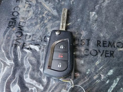 Used 2025 Toyota RAV4 LE AWD/4WD image 24