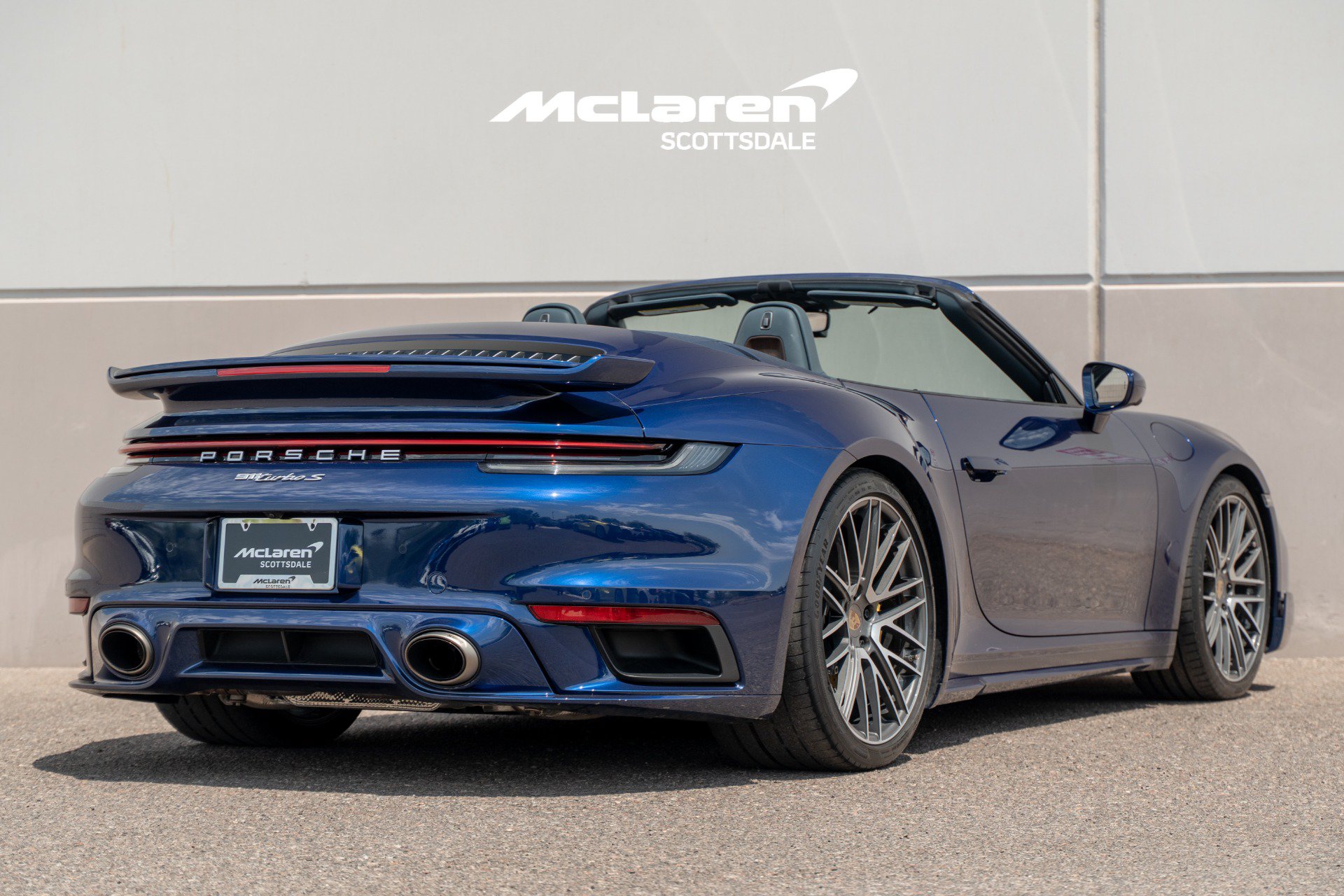 Used 2022 Porsche 911 Cabriolet AWD/4WD image 7