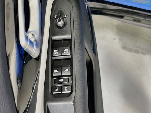 Used 2023 Jeep Compass Limited w/ Elite Group AWD/4WD image 18