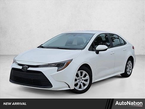 Used 2024 Toyota Corolla LE FWD image 1