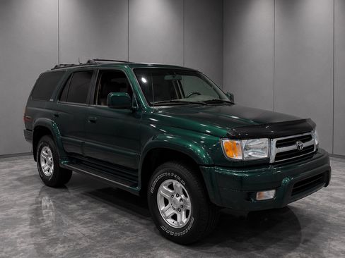 Used 1999 Toyota 4Runner Limited w/ Upgrade Value Pkg 5 AWD/4WD image 2