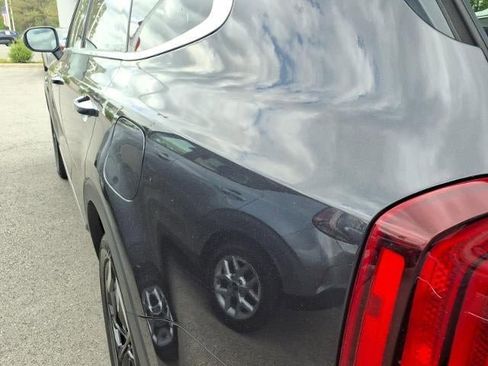 Used 2025 Kia Telluride S image 18