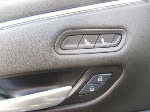Used 2024 Cadillac Escalade Luxury RWD image 29