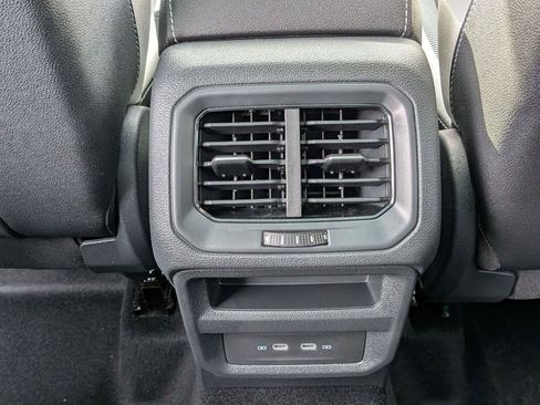 New 2026 Volkswagen Taos SE AWD/4WD image 31