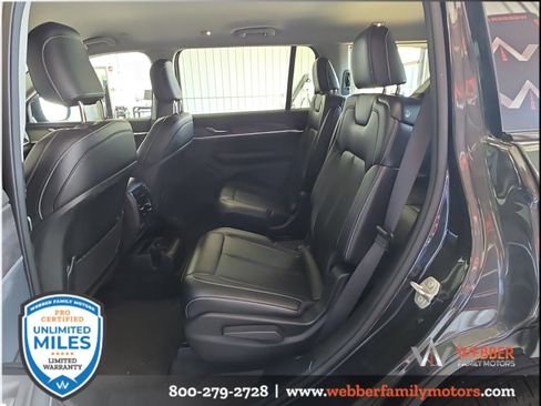 Used 2023 Jeep Grand Cherokee L Limited w/ Trailer Tow Group (B) AWD/4WD image 13