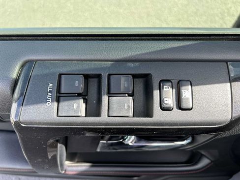 Used 2021 Toyota 4Runner Venture AWD/4WD image 15