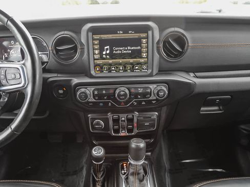 Used 2022 Jeep Wrangler Unlimited Sahara image 13