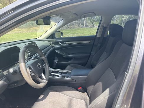 Used 2018 Honda Accord LX image 10