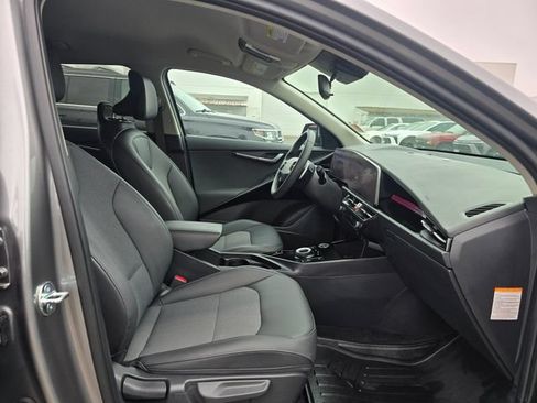 Certified 2024 Kia Niro Wind w/ Wind Preserve Package FWD image 13