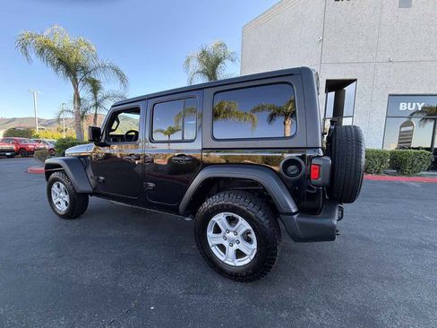 Used 2022 Jeep Wrangler Unlimited Sport AWD/4WD image 18