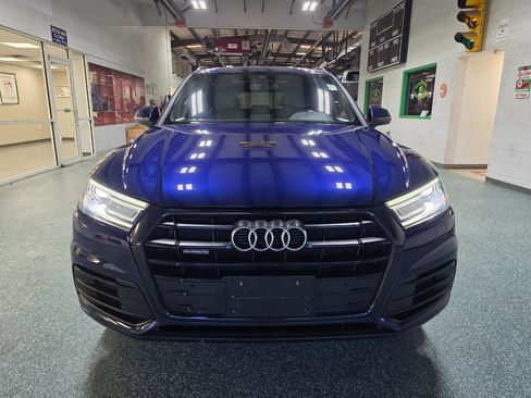 Used 2020 Audi Q5 2.0T Premium w/ Titanium Sport Package image 3