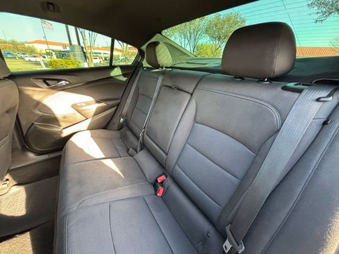 Used 2018 Chevrolet Cruze LT w/ Sun And Sound Package image 22