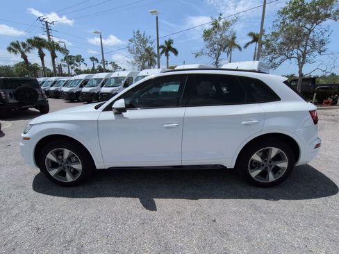 Used 2020 Audi Q5 2.0T Premium w/ Titanium Sport Package AWD/4WD image 8
