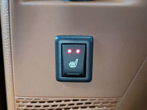 Used 2024 Chrysler Pacifica Pinnacle w/ Trailer Tow Group image 22