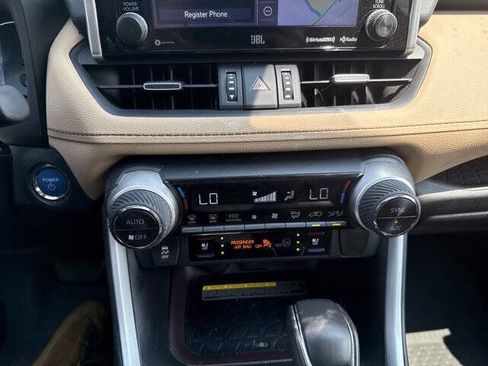 Used 2021 Toyota RAV4 Limited image 22