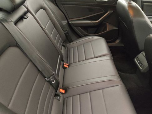 Used 2021 Volkswagen Jetta SE w/ SE Cold Weather Package image 19