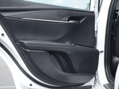 Used 2025 Toyota Camry SE FWD image 27