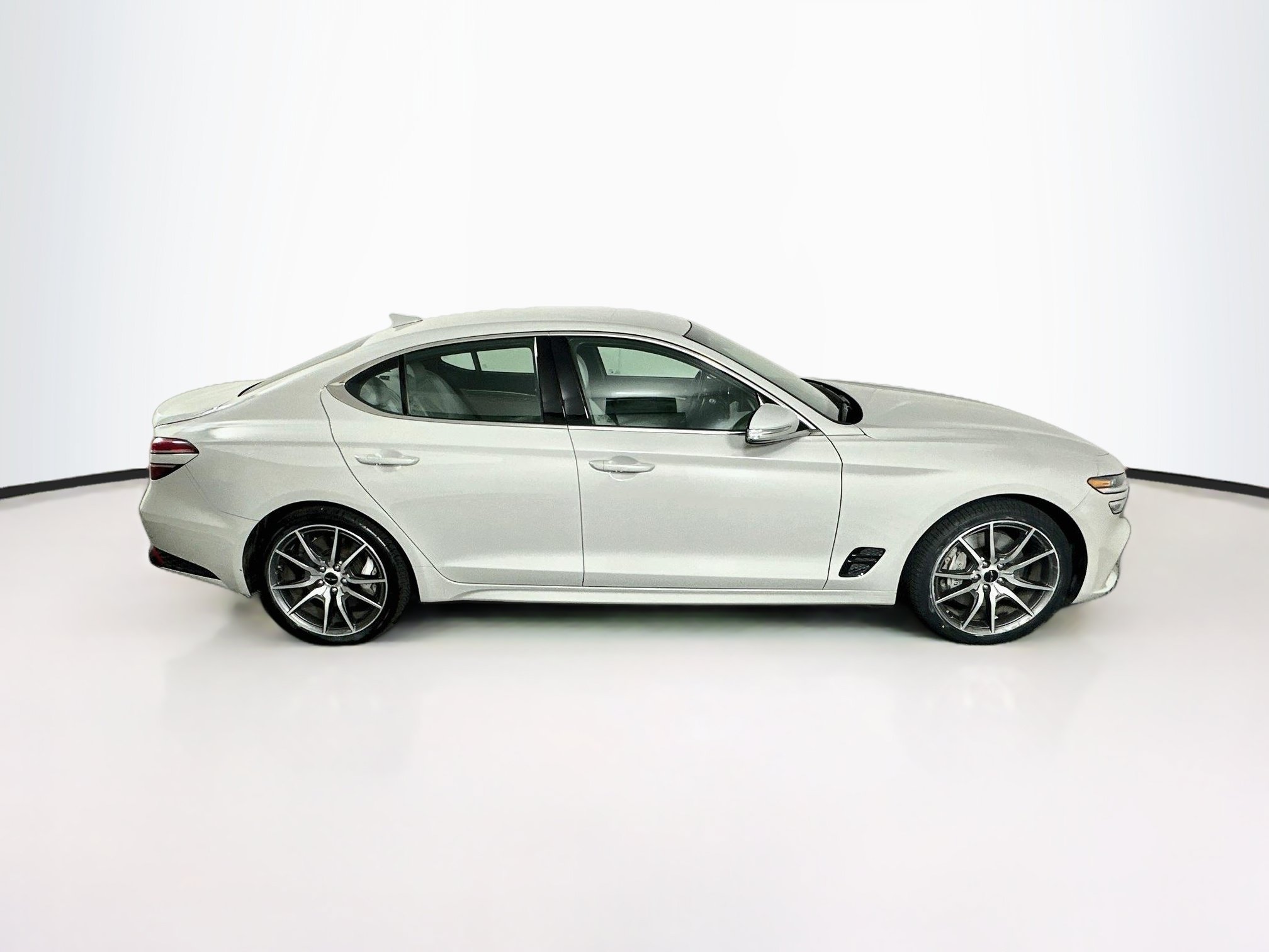 Used 2025 Genesis G70 2.5T RWD image 10