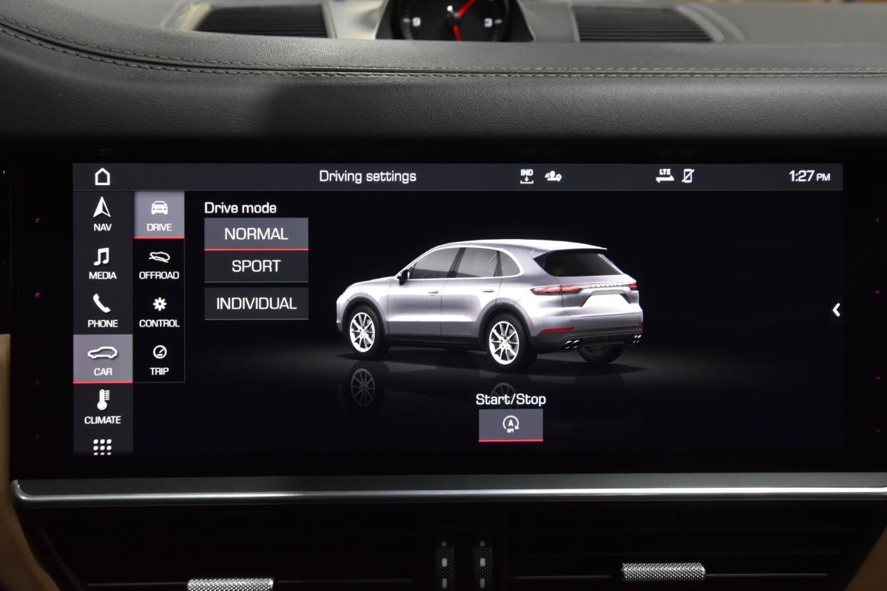 Used 2021 Porsche Cayenne AWD/4WD image 25