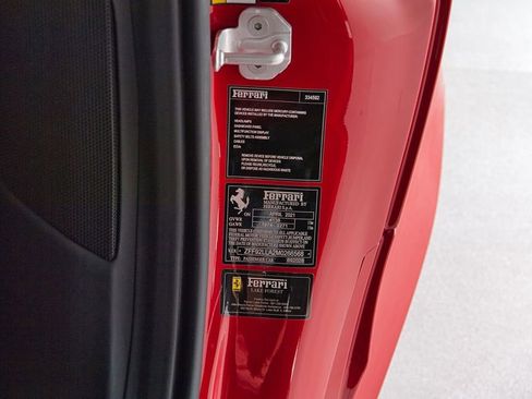 Used 2021 Ferrari F8 Tributo image 25