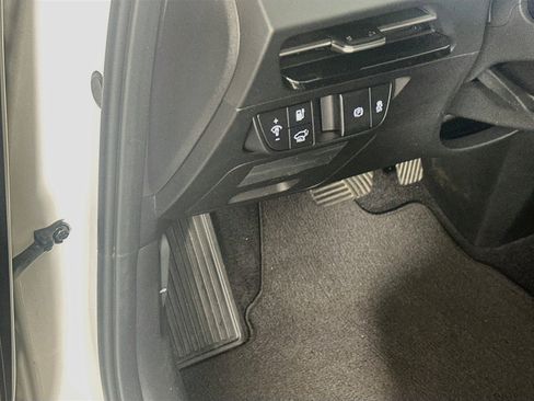 Used 2023 Kia EV6 Wind RWD image 17